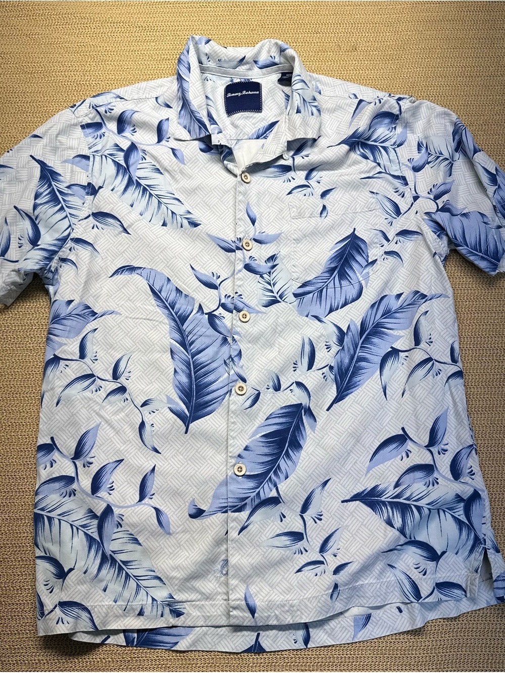 Tommy Bahama 100% Blue & Silk and White Leaf-Print Short Sleeve Shirt